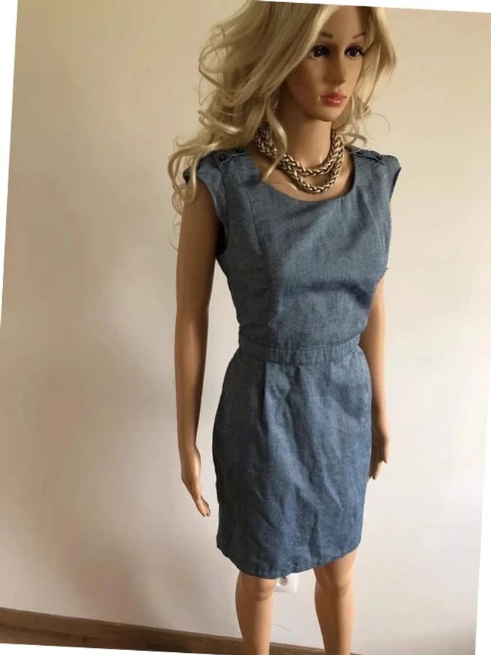 Robe bleue à manches courtes Lola Espeleta taille M jamais portée - photo numéro 2