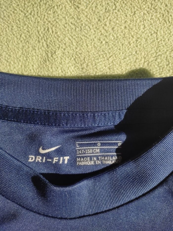 Tee shirt Nike en 12 ans - photo numéro 4