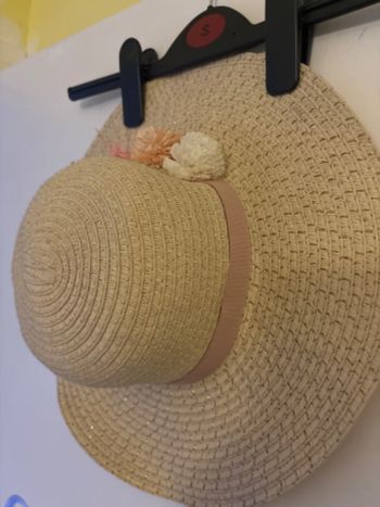 Chapeau, petite fille