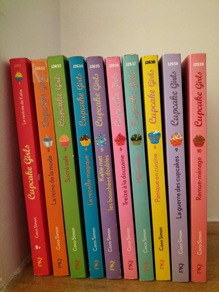 Lot de livres : Cupcake girls - Tomes 1 à 10 - Coco Simons