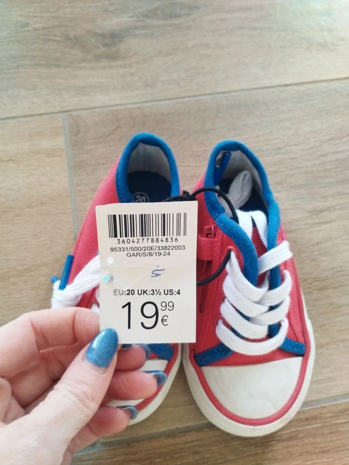 Baskets rouge et bleu garçon 20 neuves - photo numéro 3