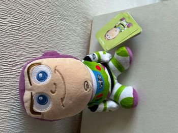 peluche buzz neuf