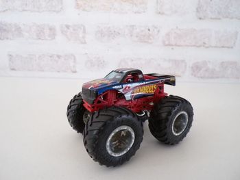 Monster trucks - Hot wheels - 4 (J12)