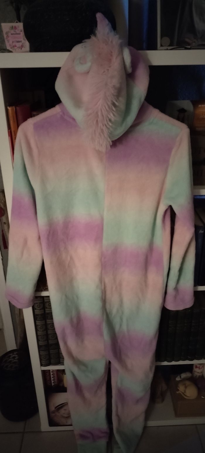 Combinaison pyjamas polaire Licorne multicolore en très bon état - photo numéro 7