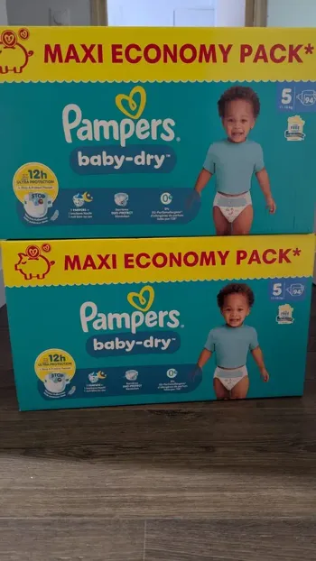 Lot de 2 cartons de couches Pampers baby dry taille 5
