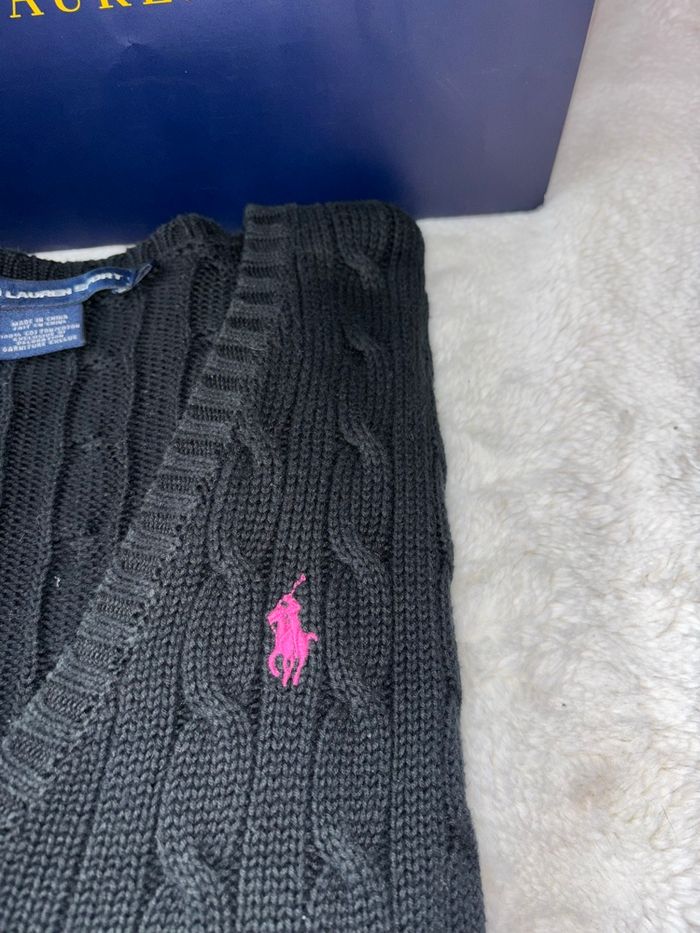 🩷 Pull Neuf Torsadé Col V Ralph Lauren Noir Logo Rose Fuchsia - Taille M/38 - photo numéro 3