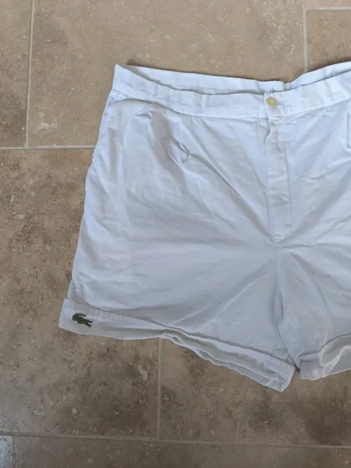 Short Lacoste blanc taille 48 logo devant Femme - photo numéro 2