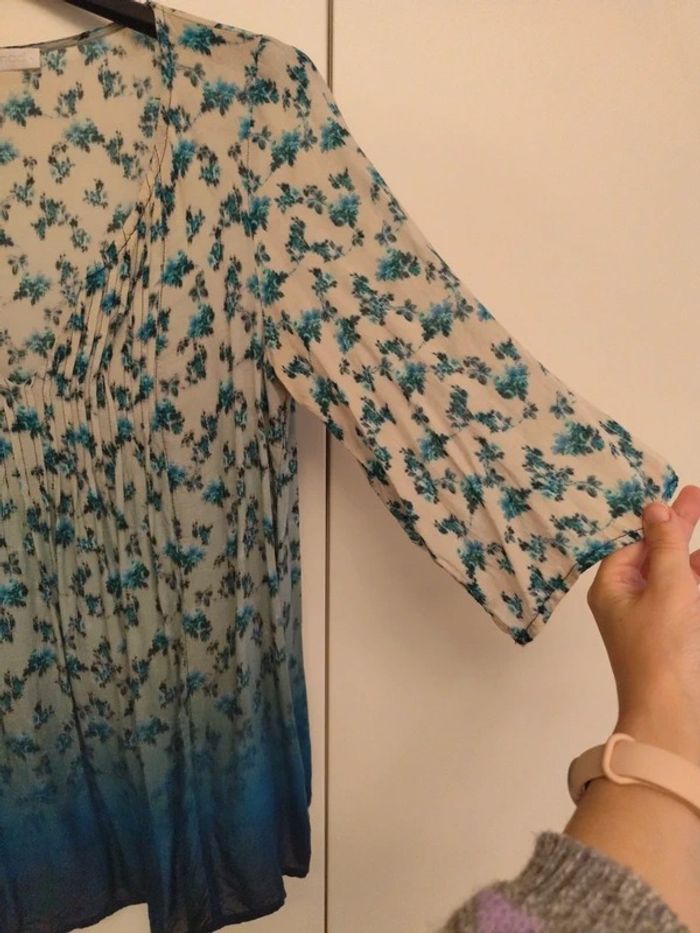 🌸 Chemisier à fleurs dégradé bleu/beige – Encolure en V - photo numéro 2