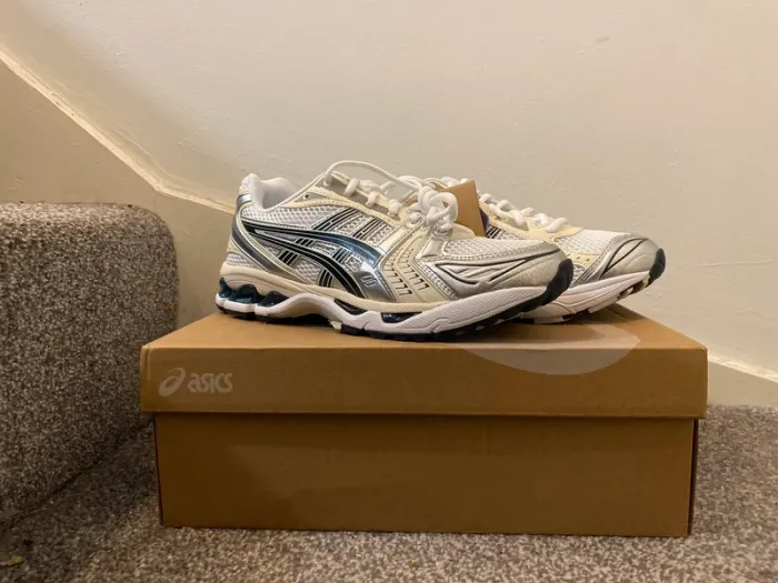 Asics Gel-Kayano 14 Blanc Noir Argent Taille 40 - photo numéro 3