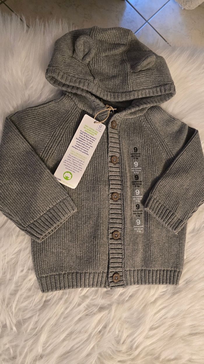 Neufs (non portés)🏷🏷🏷💙🤩😍 superbe ensemble teeshirt ml et pantalon velours 9 mois garçon 💙😍🤩 - photo numéro 2