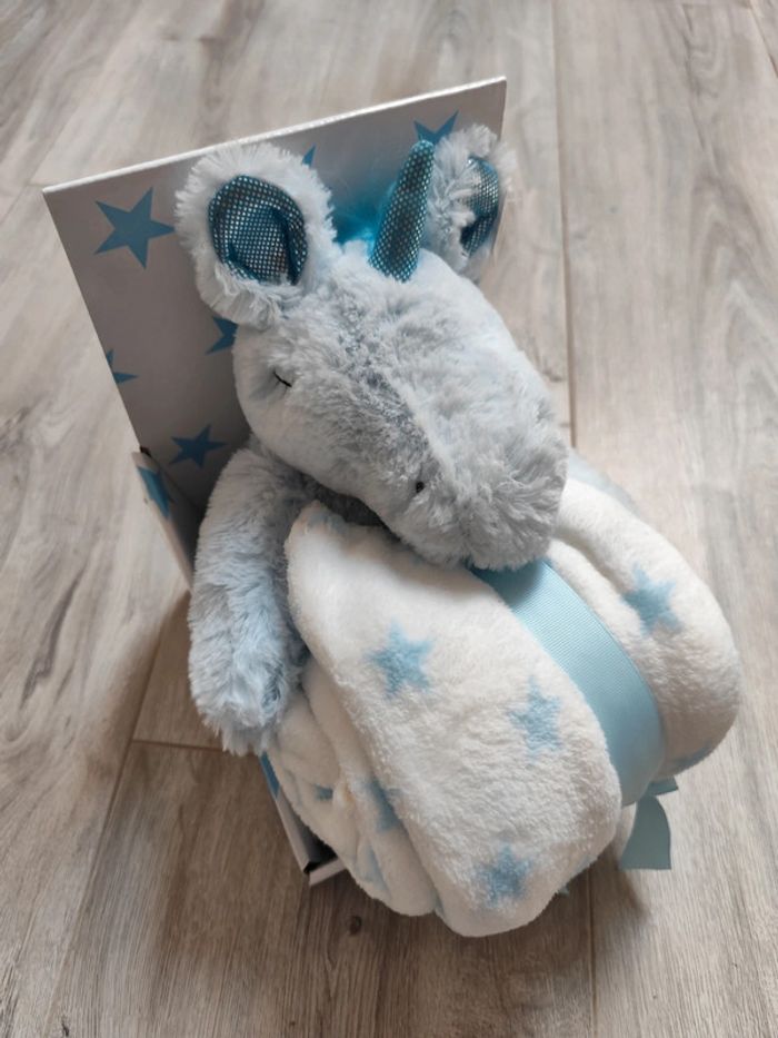 Peluche + plaid bébé
