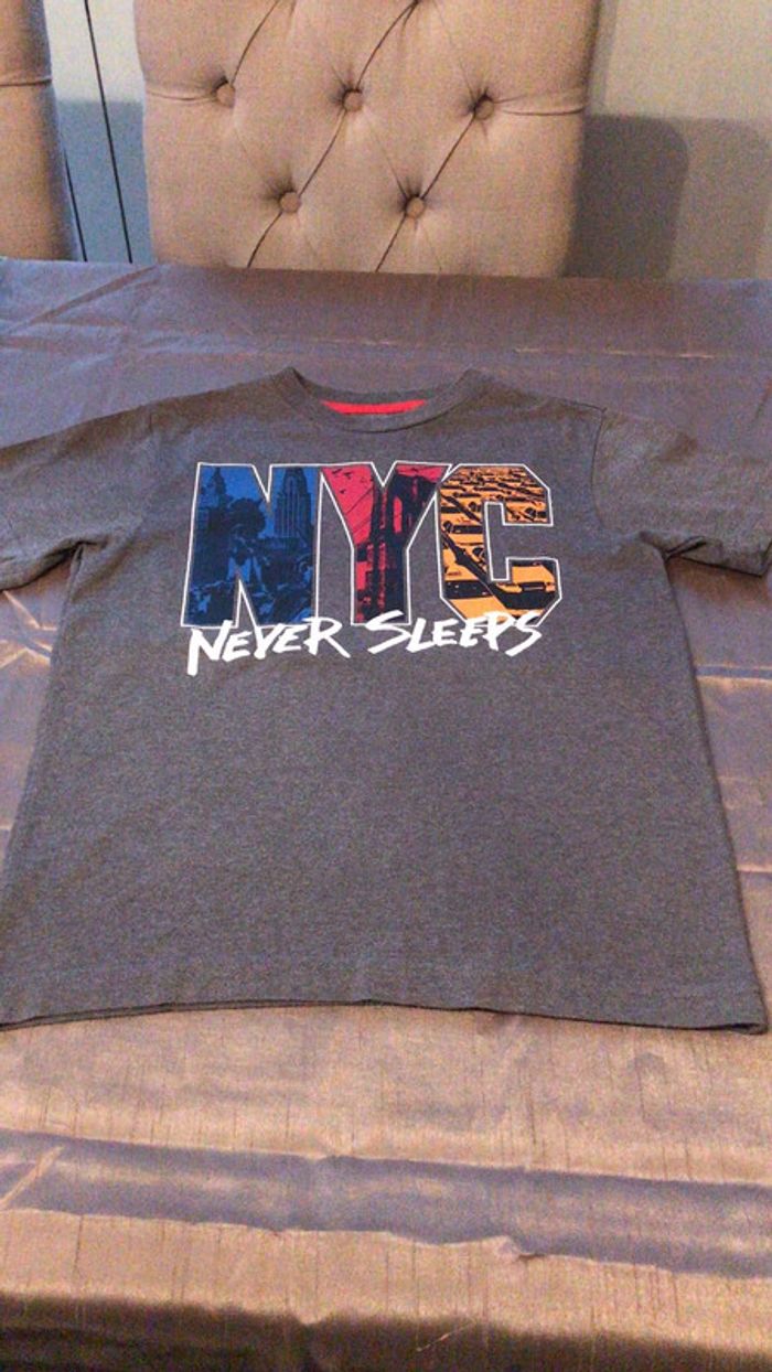 Teeshirt old navy New York never sleep - photo numéro 2