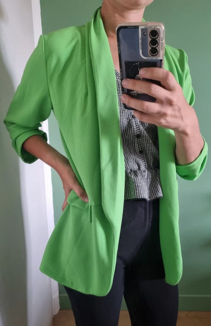 Veste vert granny neuf mais avec mini défaut - photo numéro 2