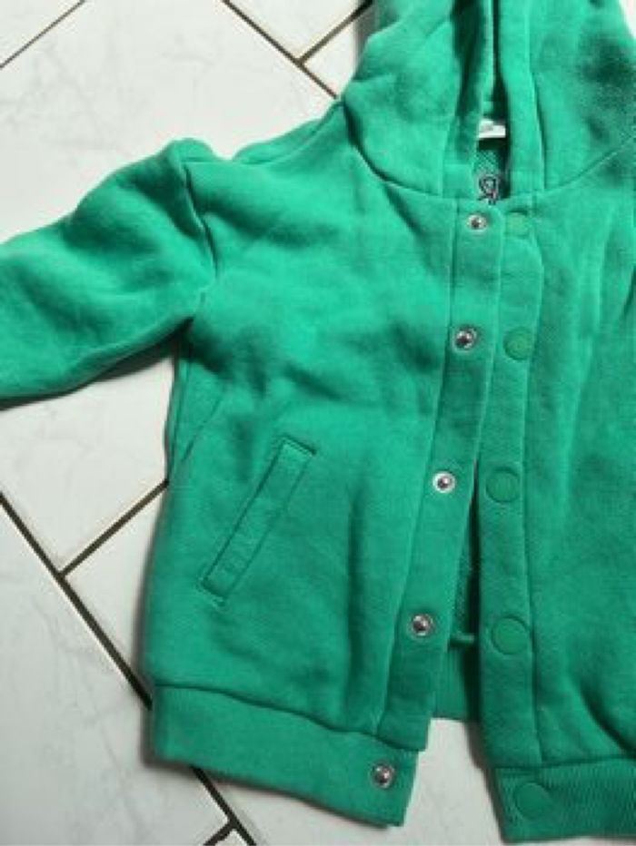 Veste verte à capuche - photo numéro 2