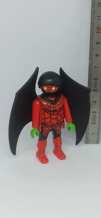 Homme rouge avec ailes playmobil