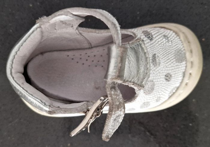 Chaussures 👟 1er pas babies T18 (BE avec défaut) - photo numéro 9
