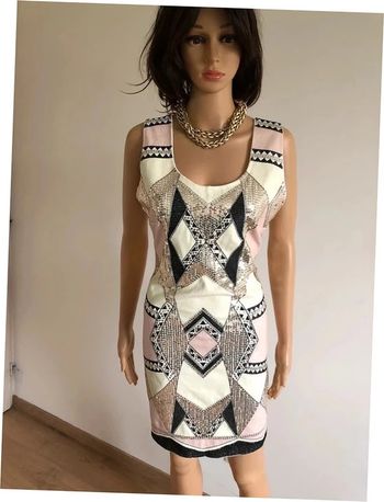 Robe avec sequins neuve sans manches Molly Bracken taille L (valeur 70€)