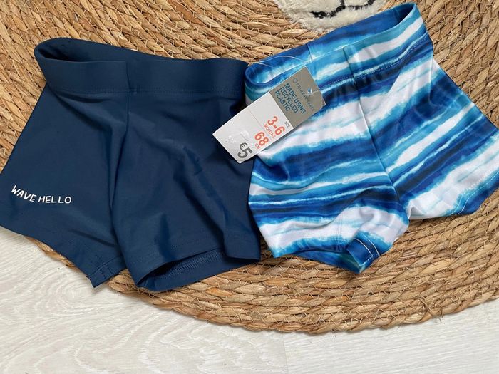 2 maillots de bain