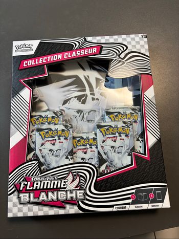 Pokémon - Écarlate et Violet – Coffret classeur Flamme blanche EV10.5 (5 boosters)
