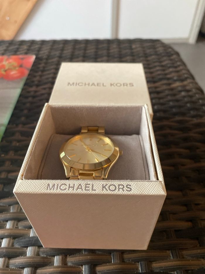 Montre Mickael kors - photo numéro 3