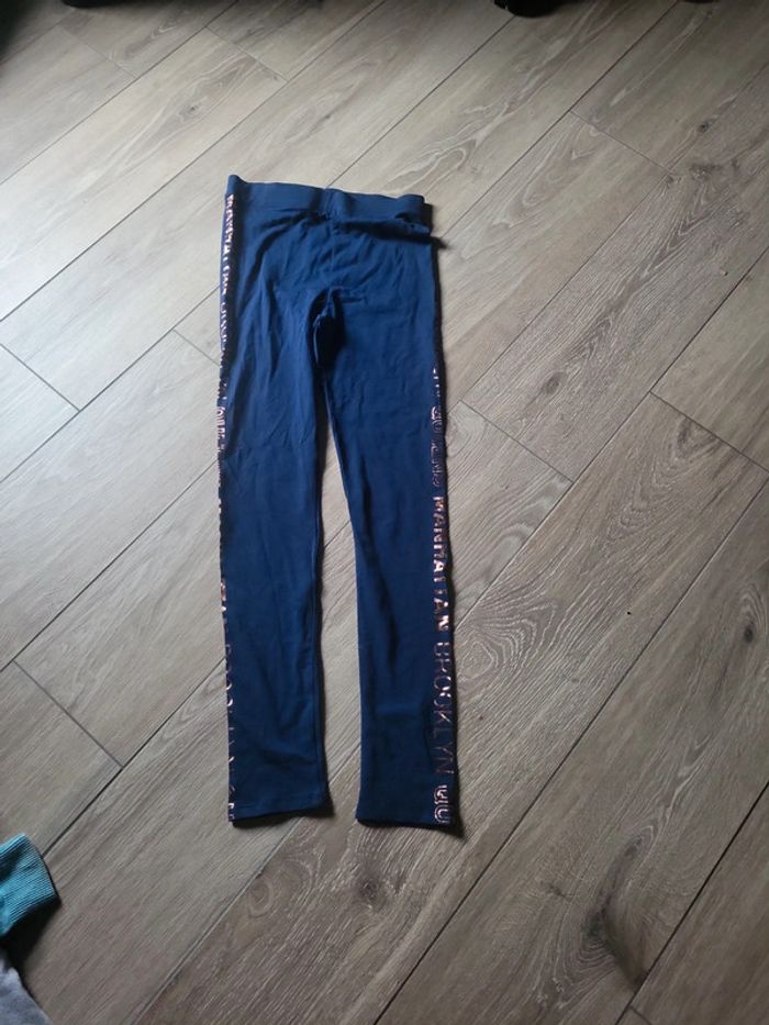 Legging avec inscriptions sur le côté