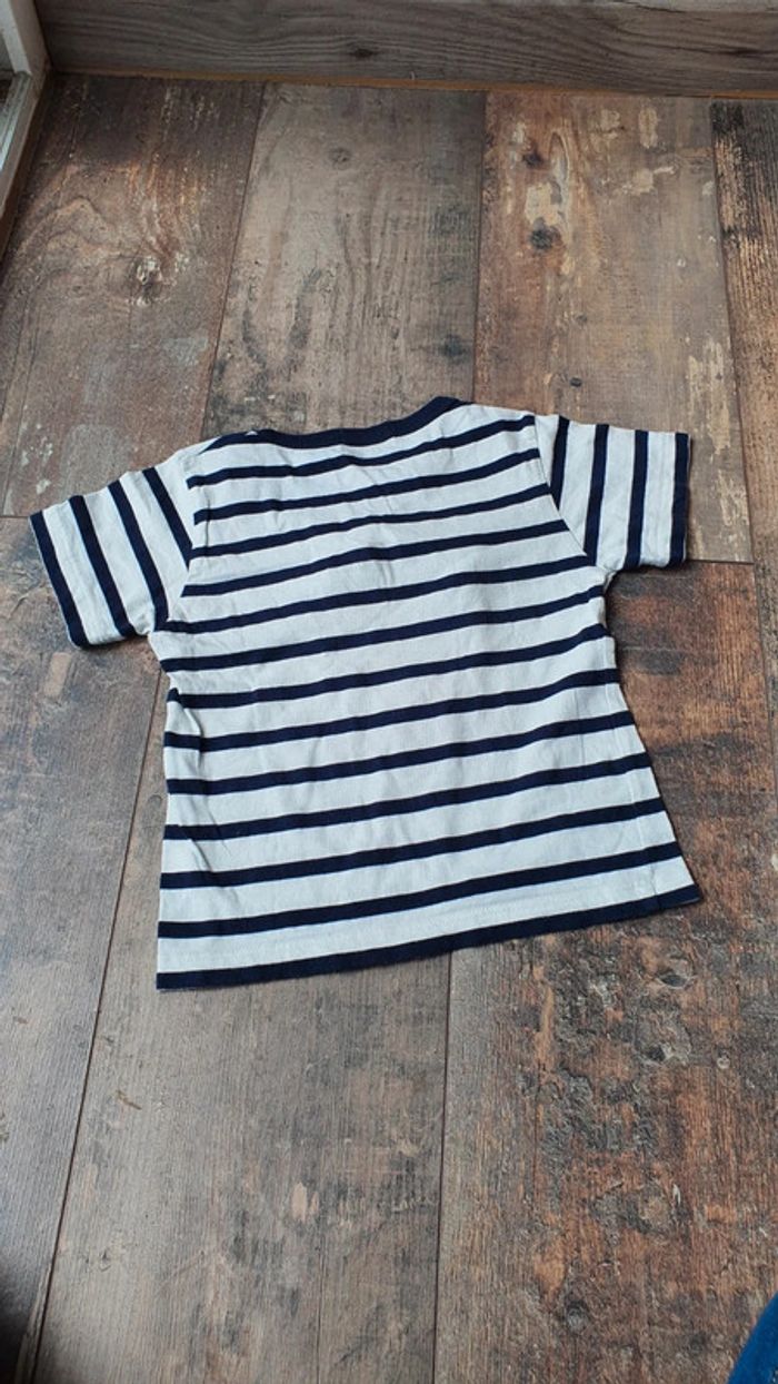 T-shirt aria marina 4 ans en très bon état - photo numéro 4