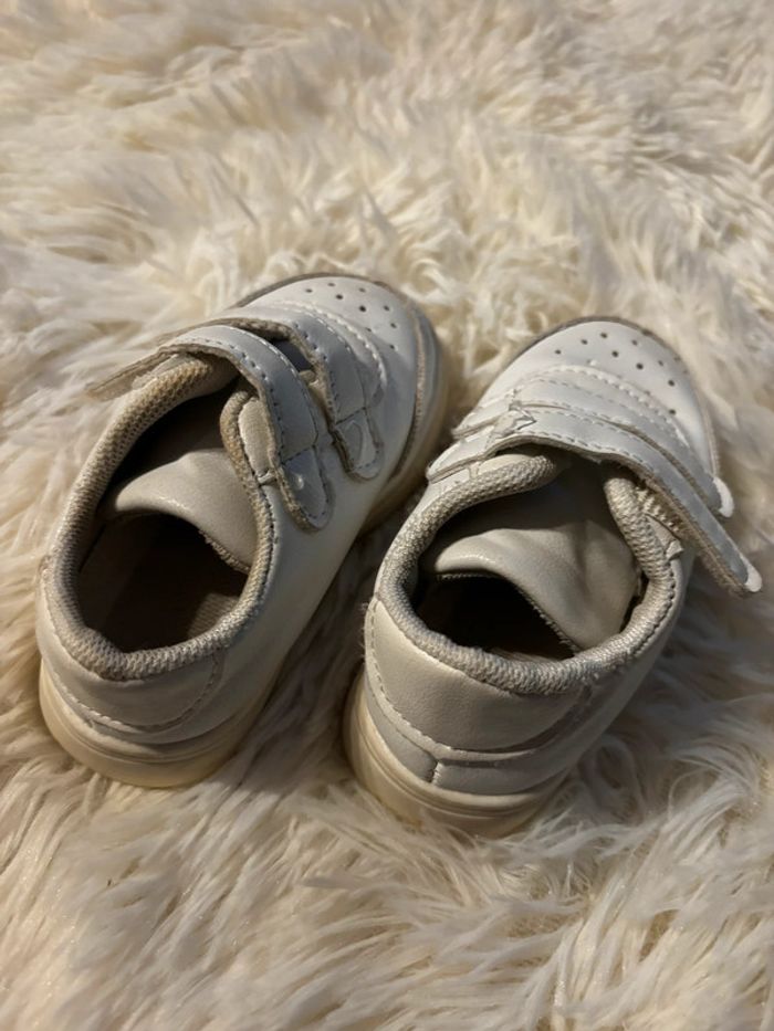 Baskets blanches - photo numéro 4