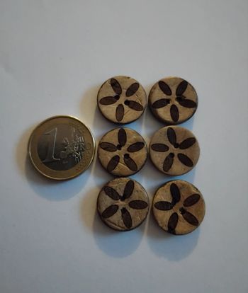 Lot de 6 boutons en bois naturel fleur