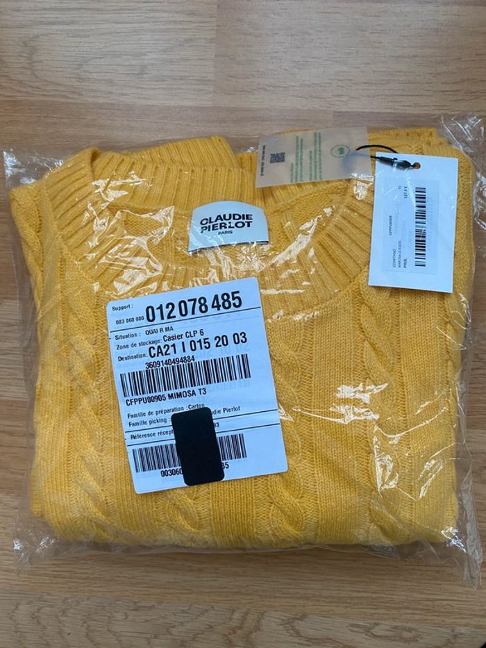 Pull Claudie pierlot en laine jaune mimosa - photo numéro 3