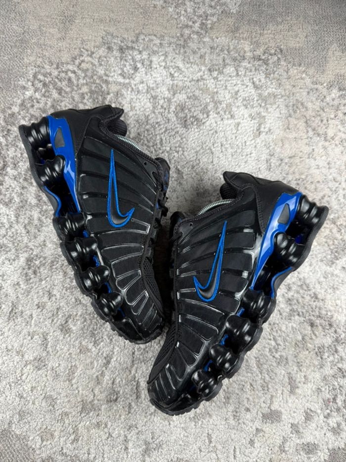 nike shox black and blue