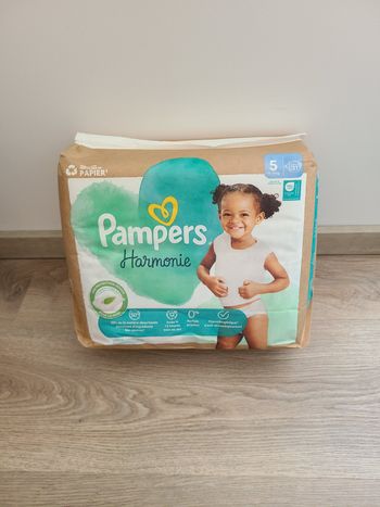 Couches bébé pampers harmonie taille 5