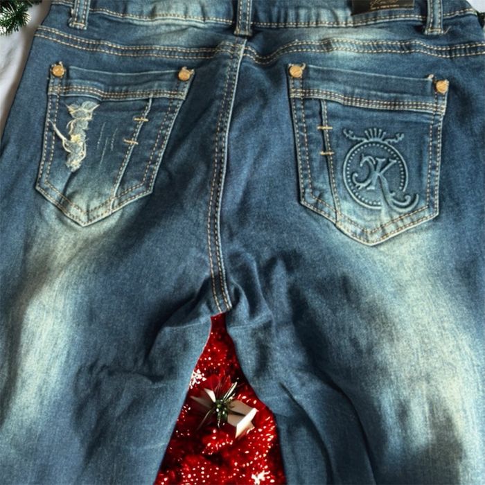 Jeans délavé, troué avec strass - photo numéro 4