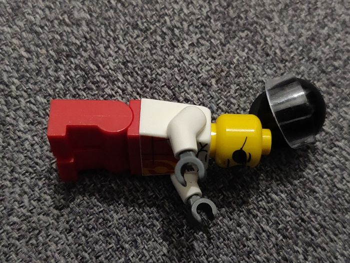 Minifig Lego pilote Air borne - Très bon état - Vrai Lego - photo numéro 4
