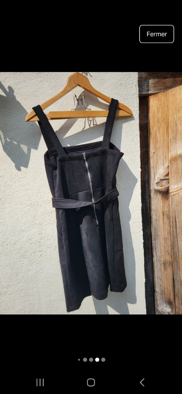 Robe en velour noir - photo numéro 5