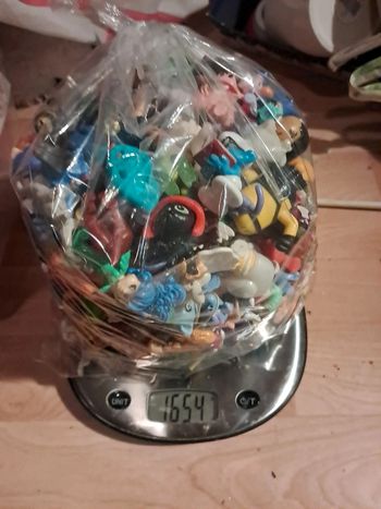 Lot 2 figurines kinder