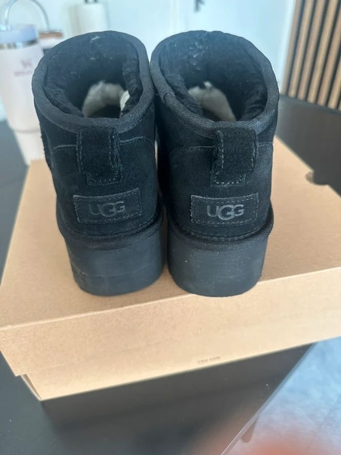 Ugg Classic mini Boots38 - photo numéro 2