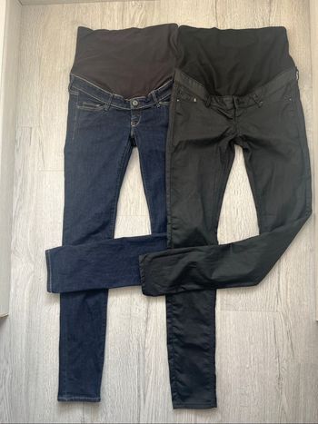 Lot 2 pantalons de grossesse H&M – T.36 (bleu brut & noir ciré)