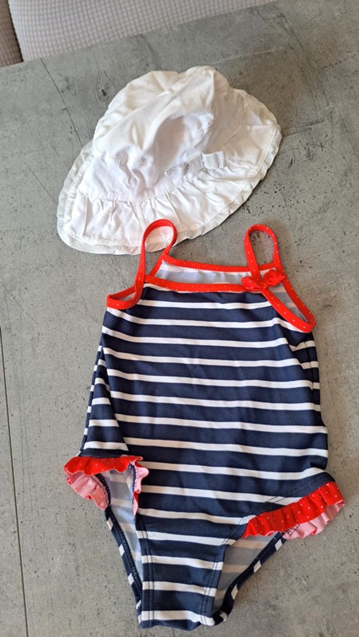 Lot maillot de bain et chapeau vertbaudet 12 mois