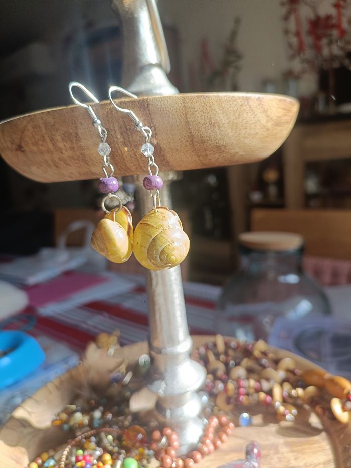 Boucles d'oreilles en coquilles d'escargot - photo numéro 4
