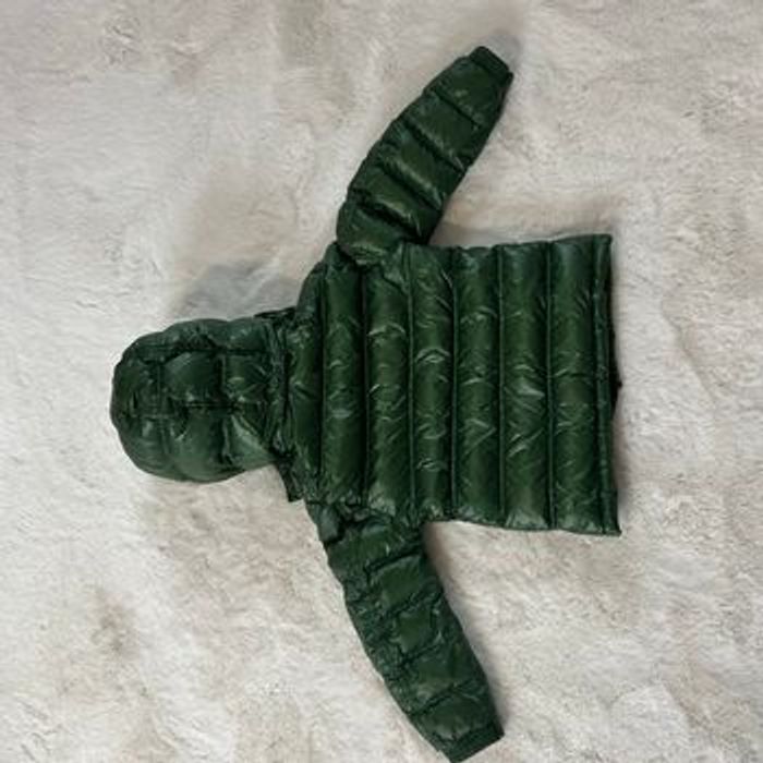 Doudoune Moncler kaki enfant (taille 104 / 4 ans) - photo numéro 6
