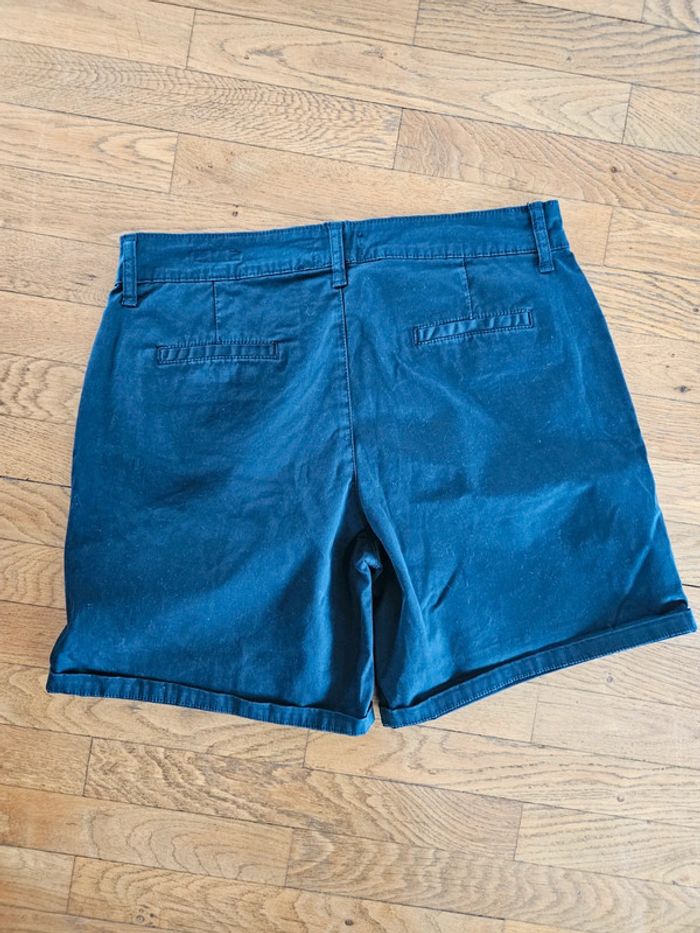 Short femme 
Neuf - photo numéro 2