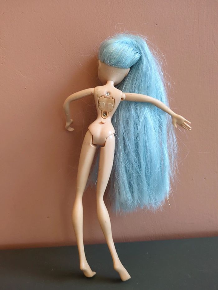 Poupée Winx Club icy Mattel 2004 - photo numéro 3