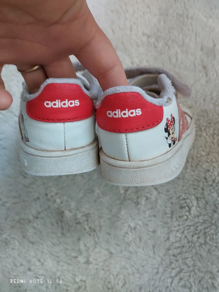 Basket Adidas Minnie pointure 25 - photo numéro 3