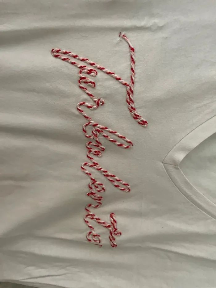 Tee-shirt blanc avec inscription - photo numéro 3