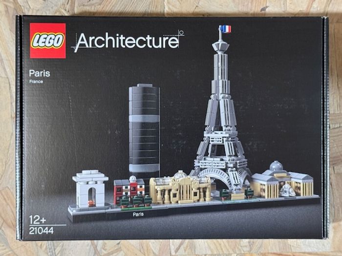 LEGO 21044 - Paris