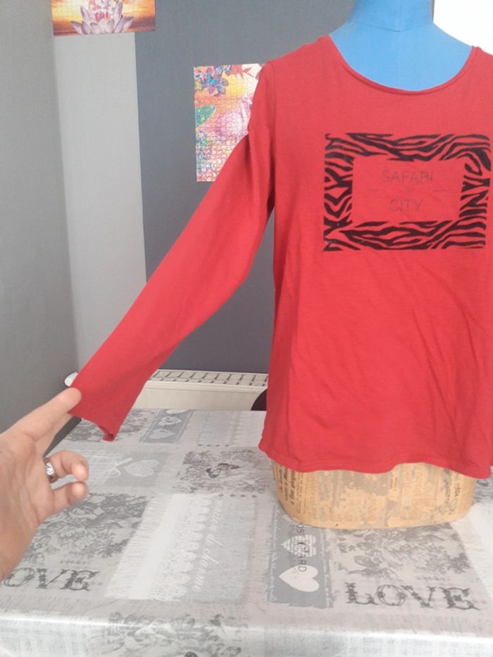 T shirt longues manches Taille 46-48 - photo numéro 3