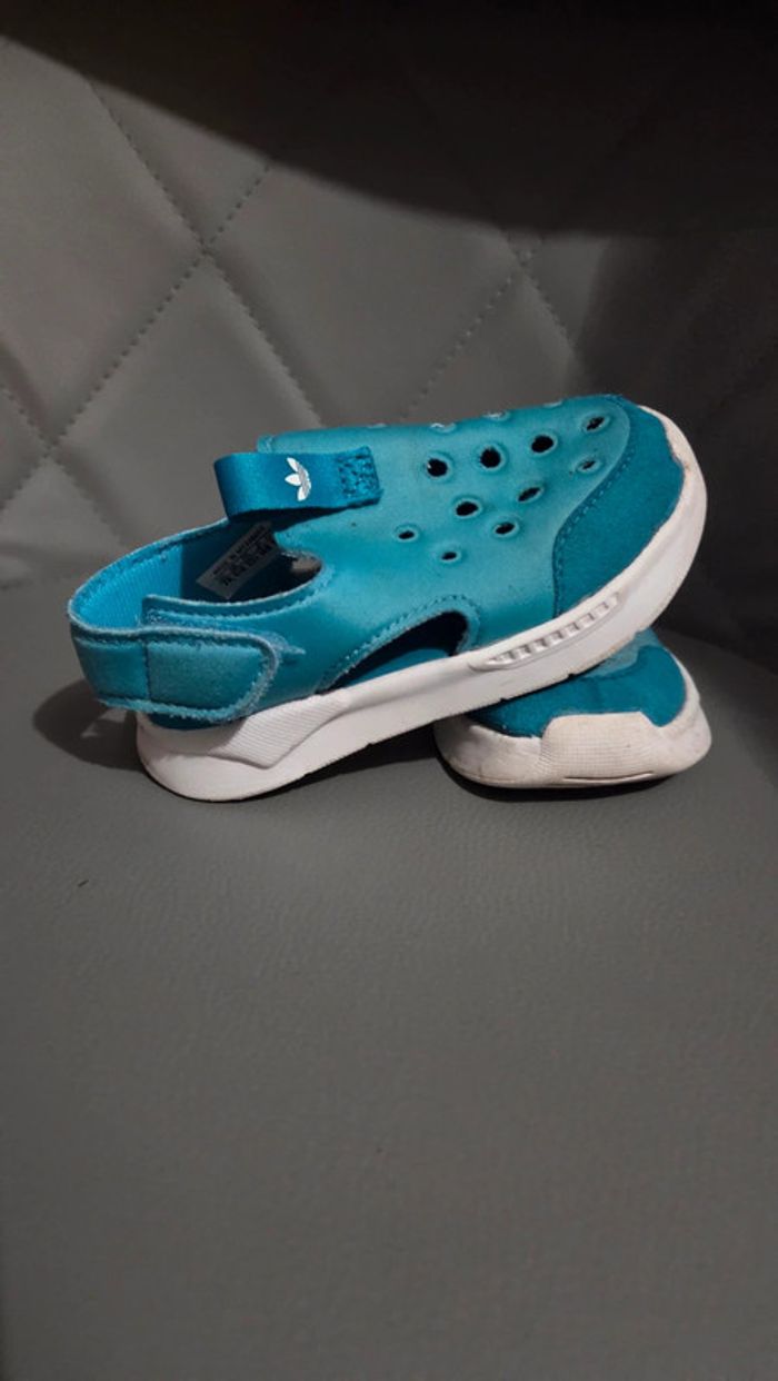 Nu-pieds Adidas T.23 - photo numéro 2
