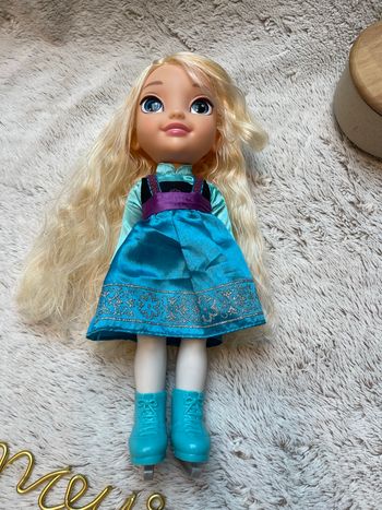Poupée Elsa - La reines des neiges - Disney