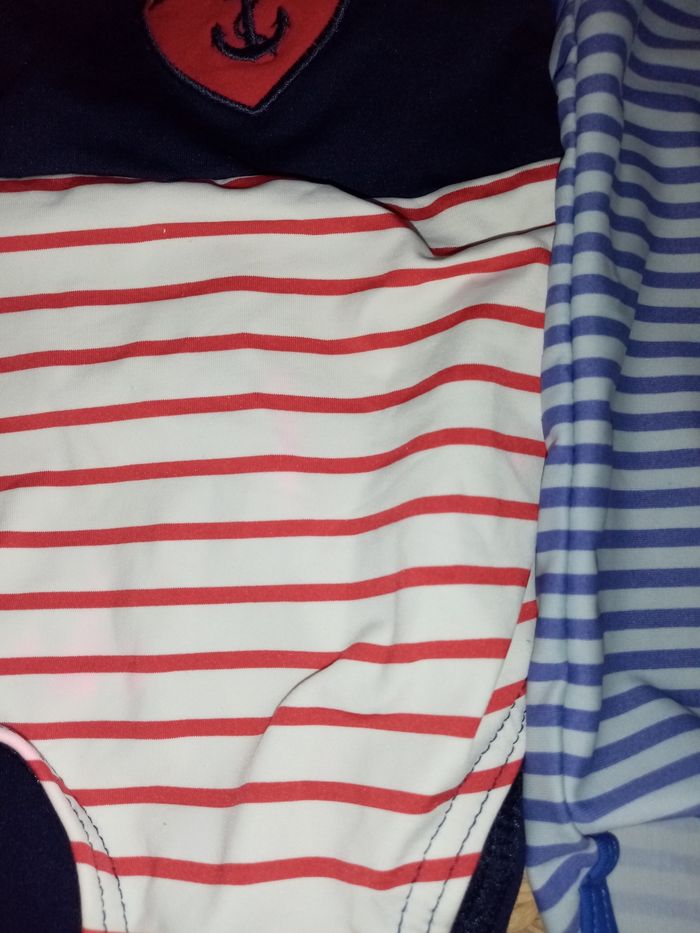 2 ans lot de 2 maillot de bain 1 pièces /Excellent état - photo numéro 5