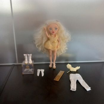 Poupée Rainbow High S4 Deliah Fields